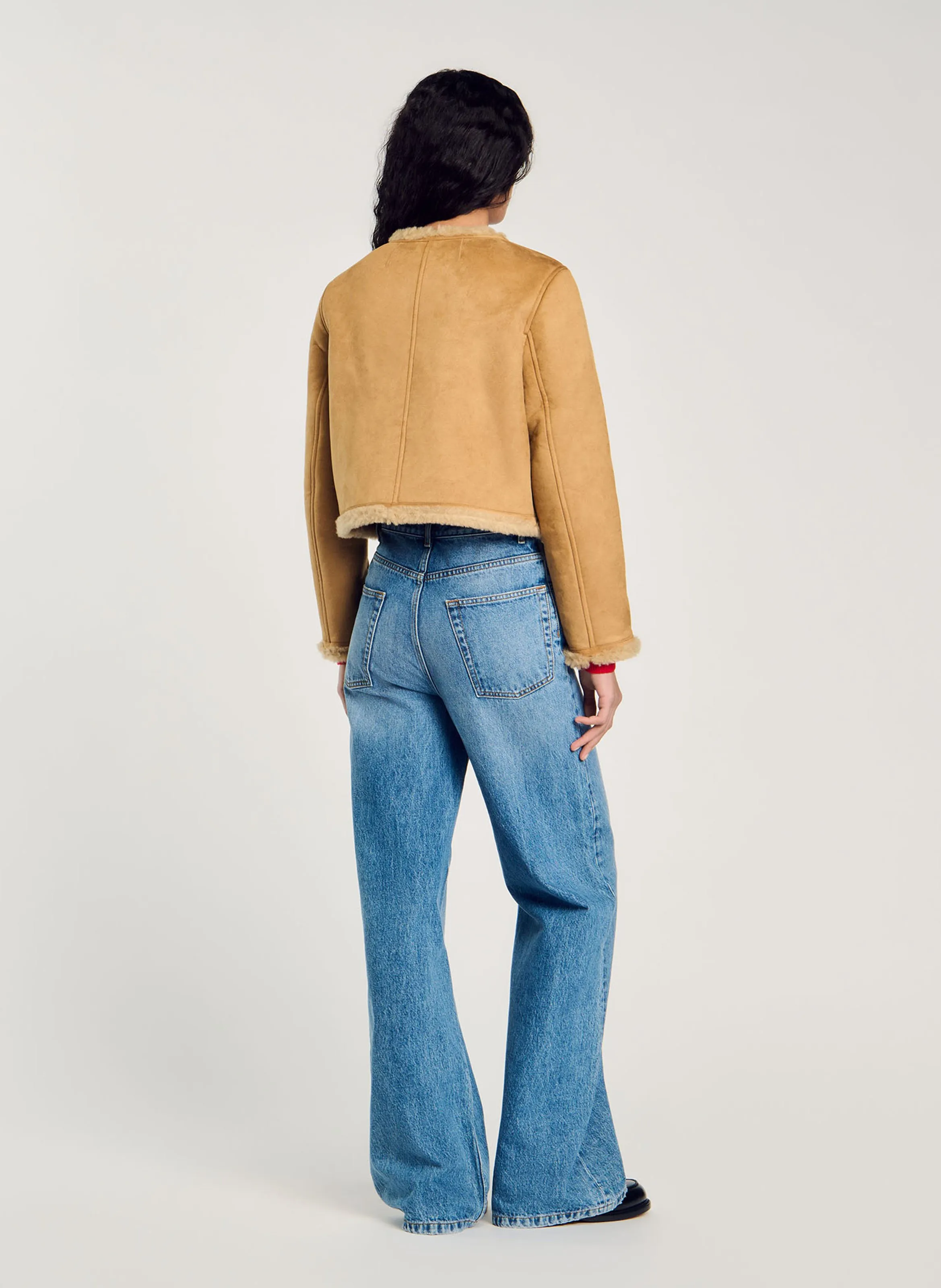 Chaqueta corta de efecto piel sintética en beige
