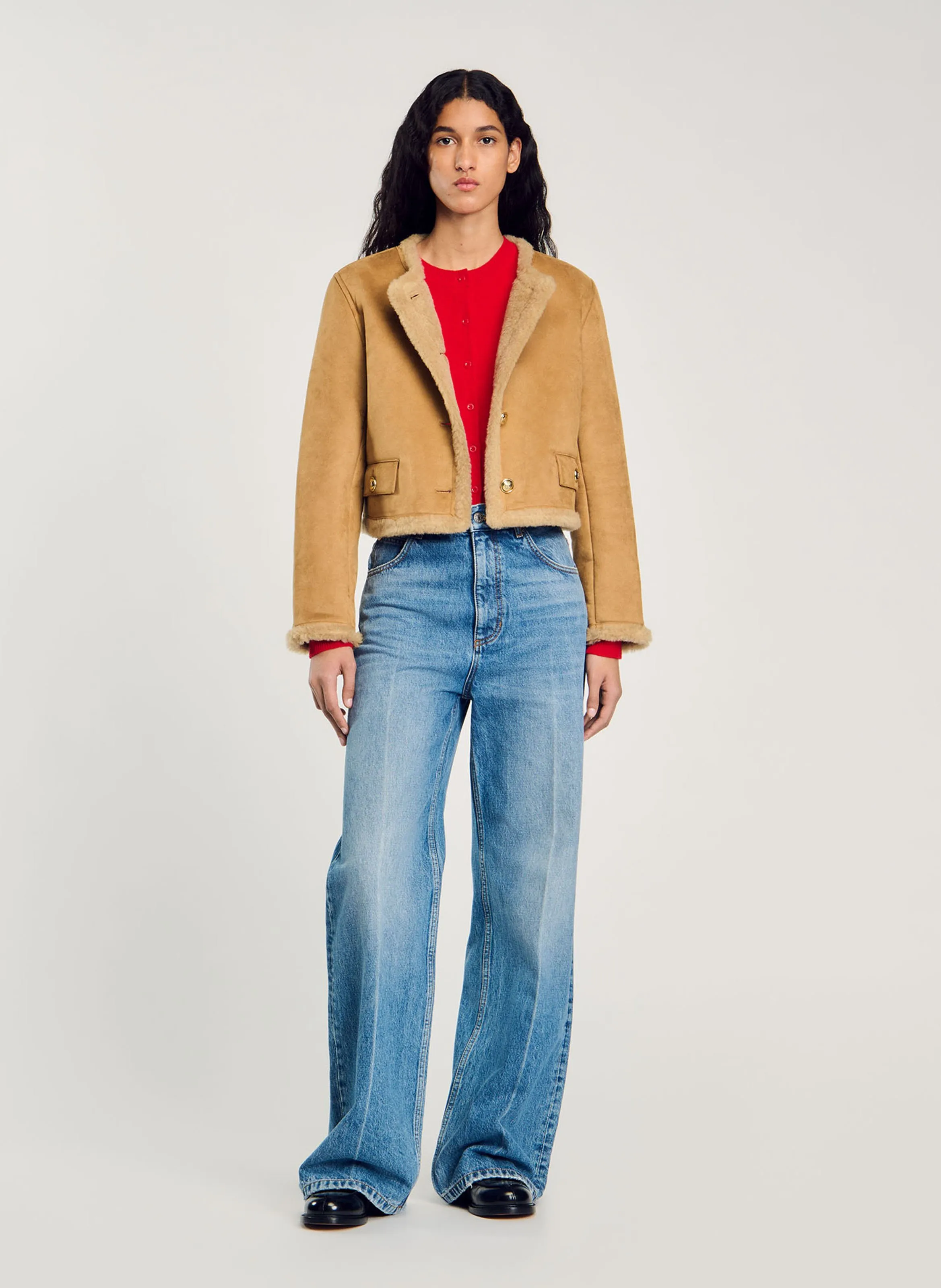 Chaqueta corta de efecto piel sintética en beige